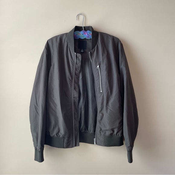 Army green H&M men's lightweight bomber jacket size small - Picture 1 of 4